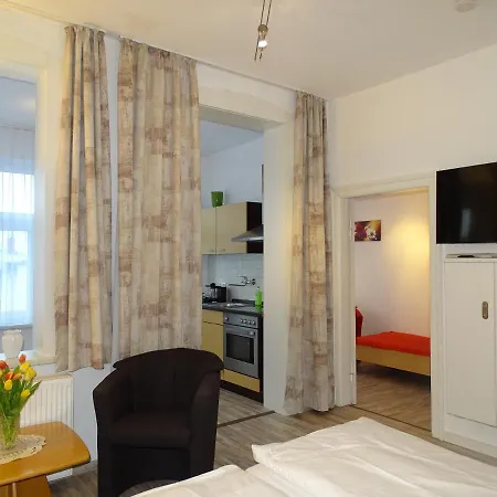 Stranddistel - Von 30 Bis 75 Qm زينوويتز